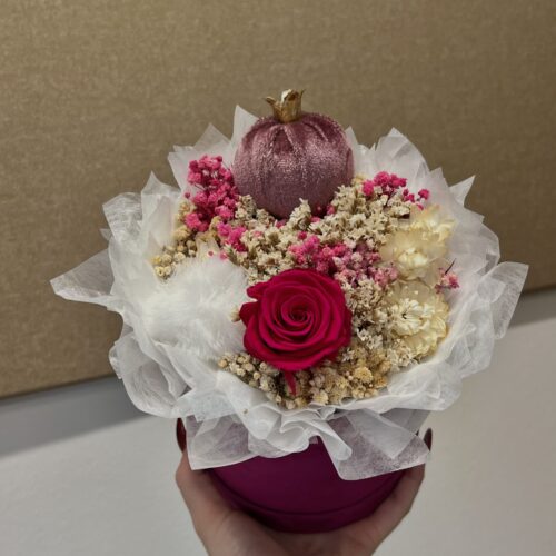 Bordo cvjetna kutija s dvije ruže